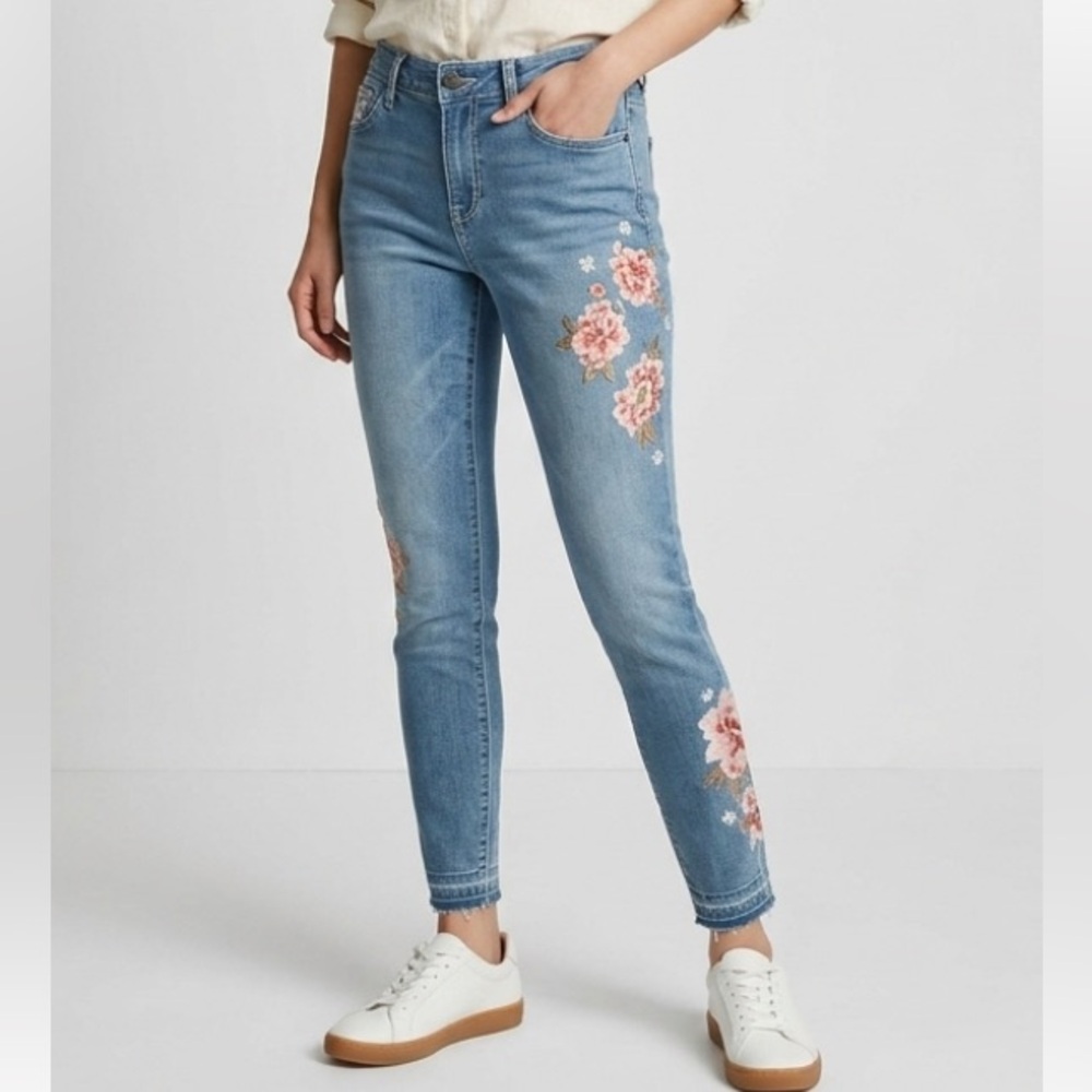 Sundance Light Blue Skinny Ankle Jeans with Pink Floral Embroidery EUC Size 30